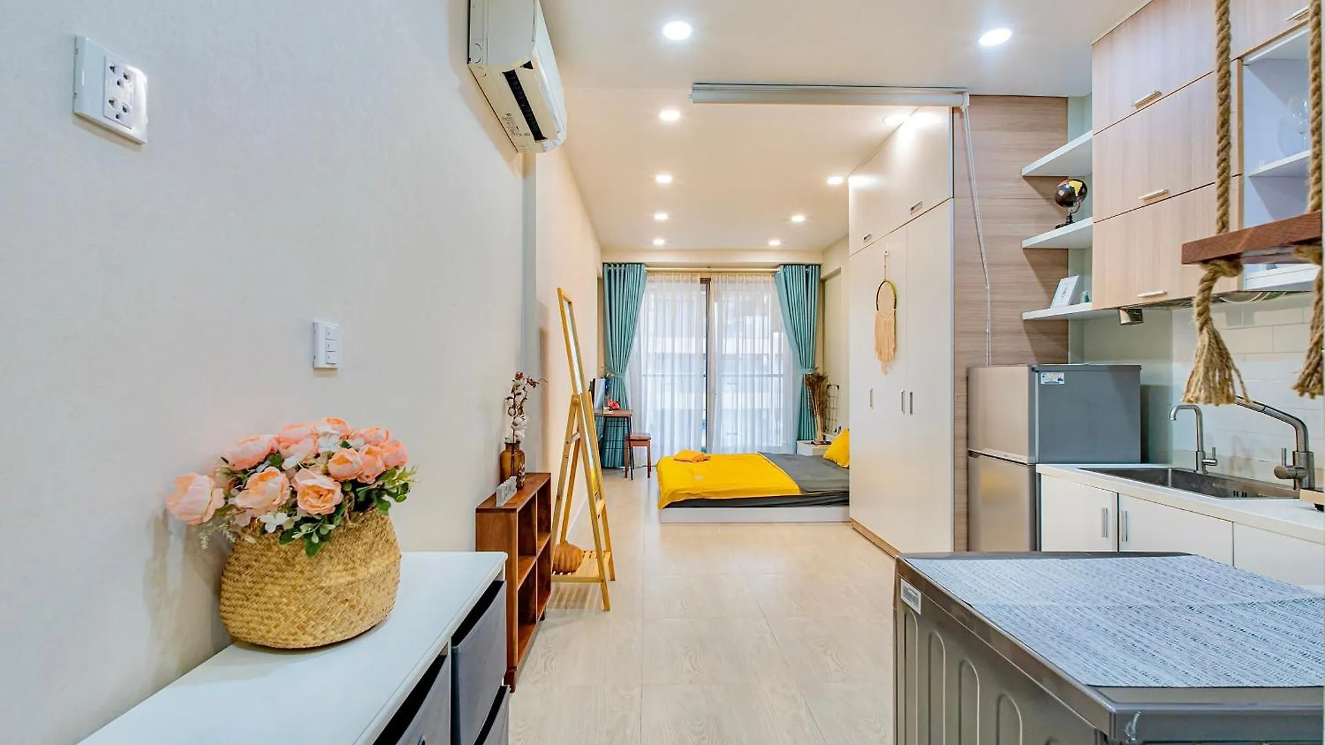 아파트 Casa Par Grand Suites - High-Class And Central Location 호치민