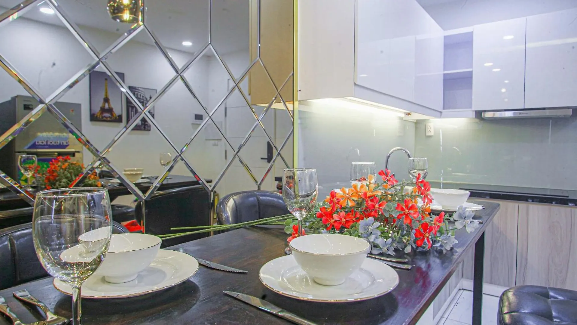 Casa Par Grand Suites - High-Class And Central Location 호치민 0*,  베트남